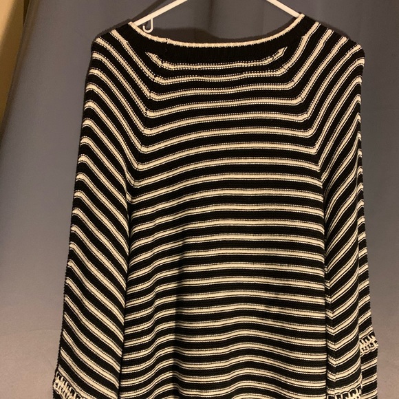 Sweater - Picture 3 of 4